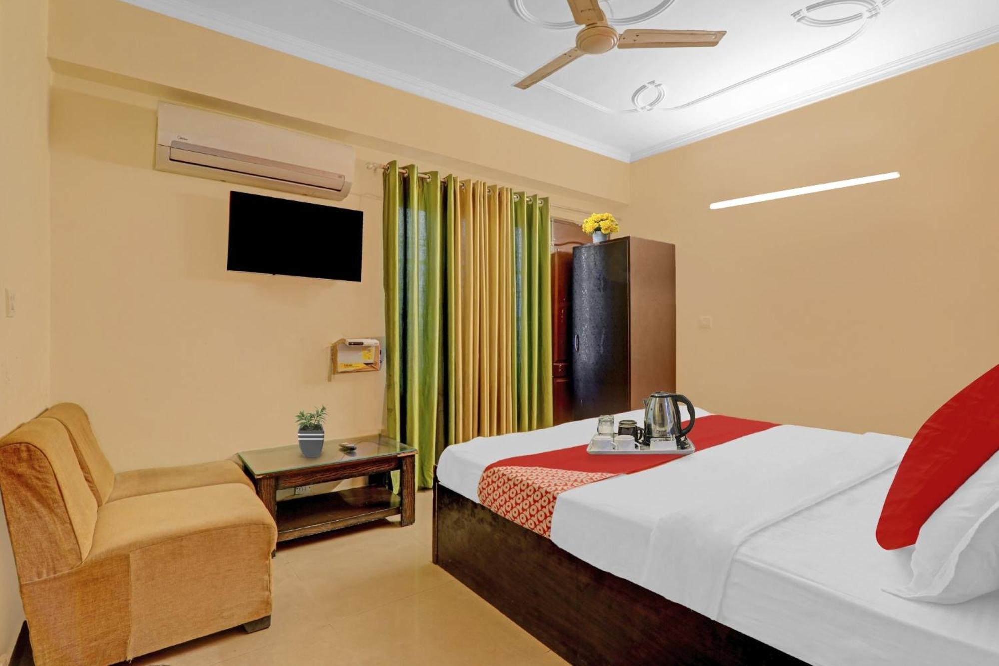 Hotel O J.D Palace Chinhat Exterior photo